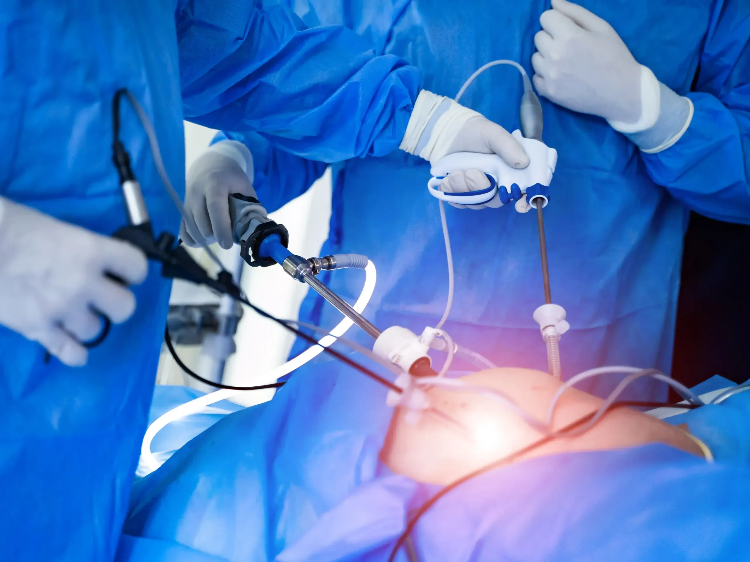 ​اهمیت استفاده از لیزرهای تخصصی در جراحی‌های زنان و زایمان