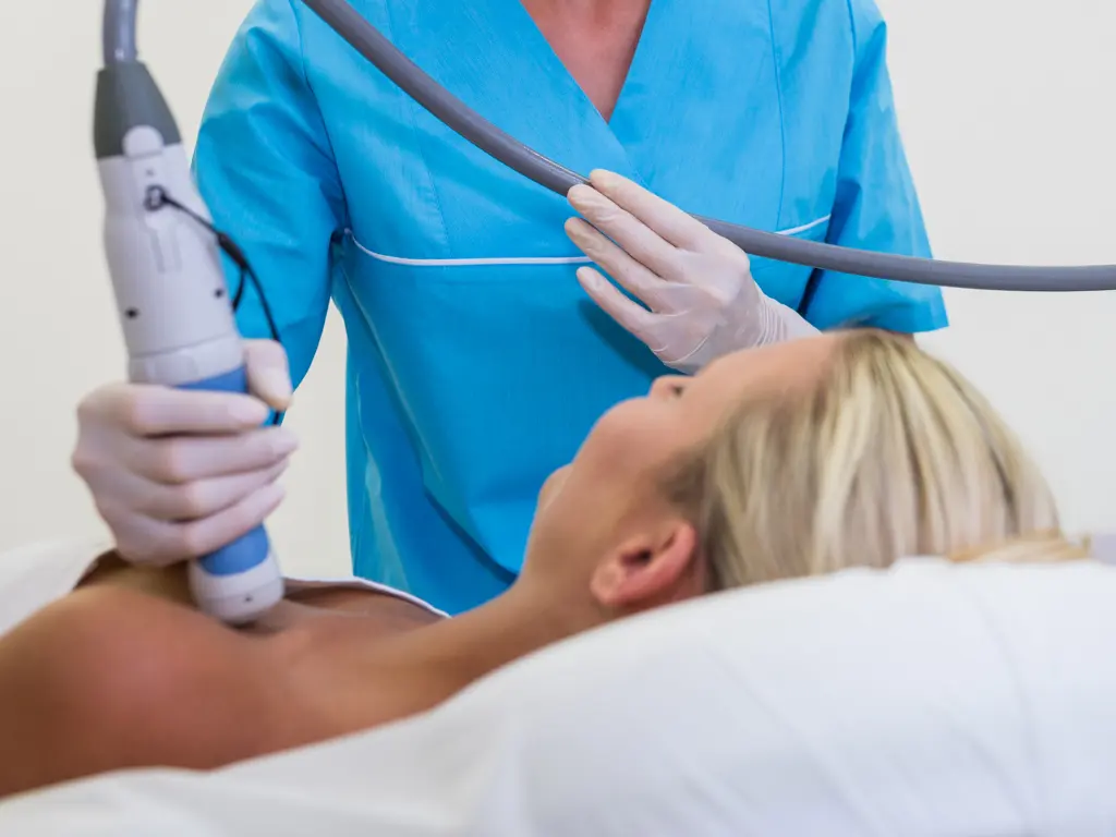 لیزر درمانی در پزشکی و زیبایی؛ کاربردها و فواید 1 لیزر درمانی در پزشکی و زیبایی؛ کاربردها و فواید